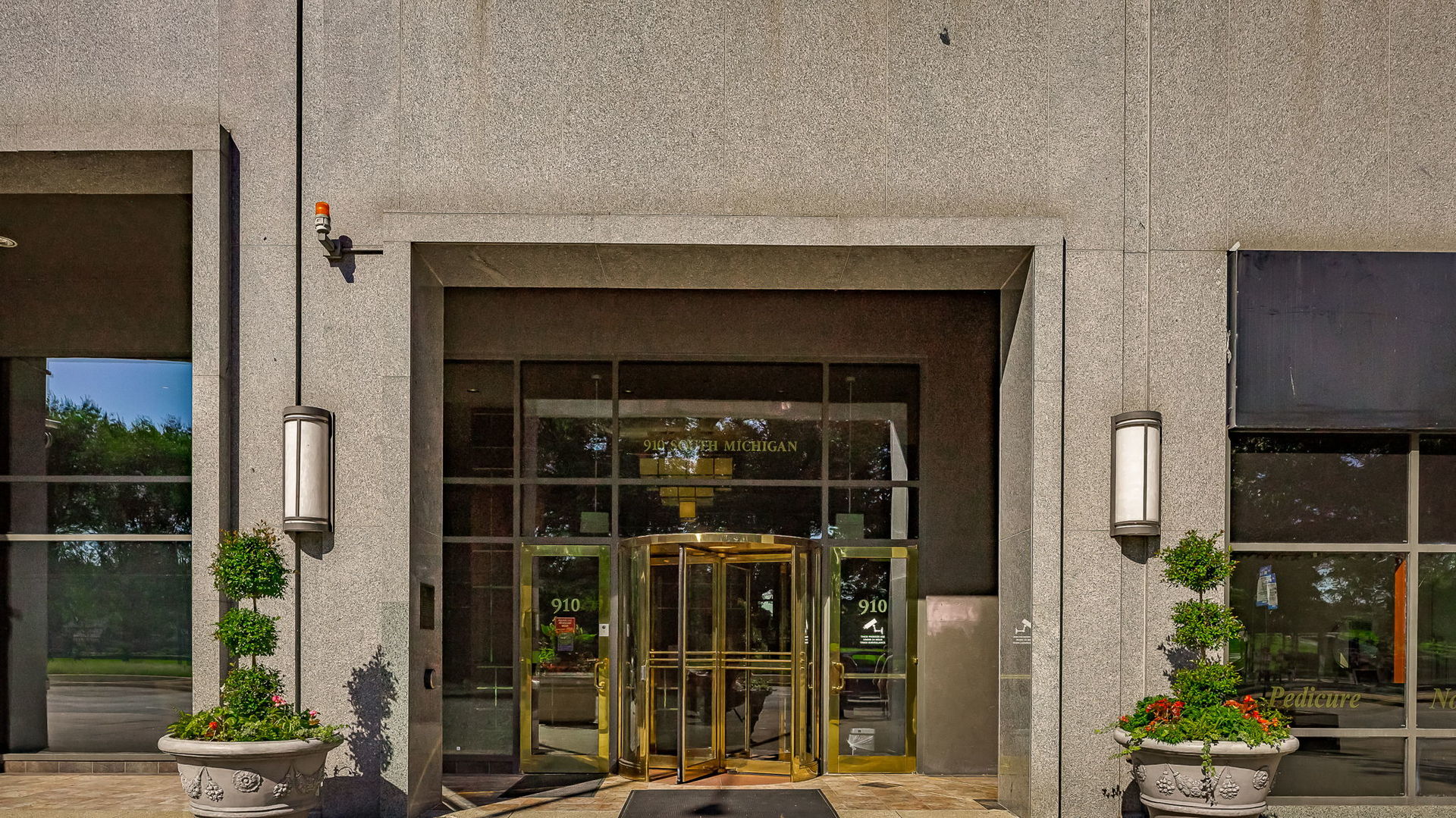 910 S Michigan Avenue 1211