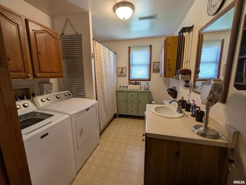 Tiny photo for 340 Dameron Lane, Vienna, IL 62995 (MLS # QC4265180)