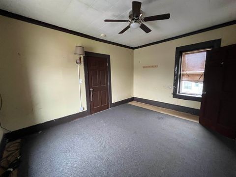 Tiny photo for 3302 Rockingham Rd Road, Davenport, IA 52802 (MLS # 100000458)