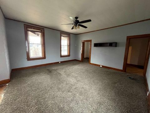 Tiny photo for 3302 Rockingham Rd Road, Davenport, IA 52802 (MLS # 100000458)