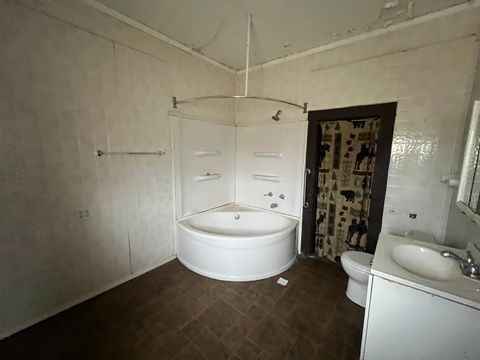 Tiny photo for 3302 Rockingham Rd Road, Davenport, IA 52802 (MLS # 100000458)