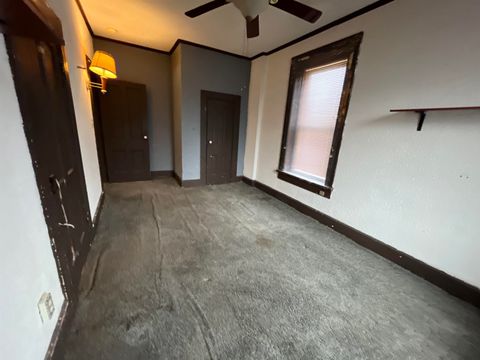 Tiny photo for 3302 Rockingham Rd Road, Davenport, IA 52802 (MLS # 100000458)