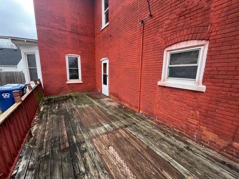 Tiny photo for 3302 Rockingham Rd Road, Davenport, IA 52802 (MLS # 100000458)