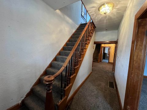 Tiny photo for 3302 Rockingham Rd Road, Davenport, IA 52802 (MLS # 100000458)