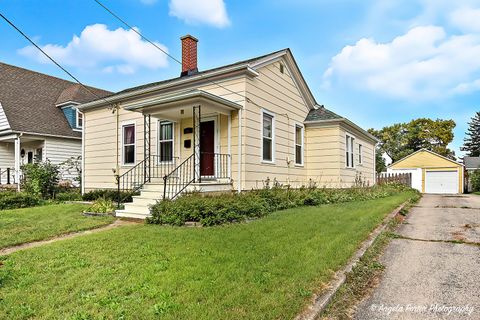 331 Chestnut Street Woodstock IL 60098