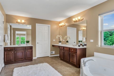 Tiny photo for 1313 Turnberry Lane, Mundelein, IL 60060 (MLS # 12428559)