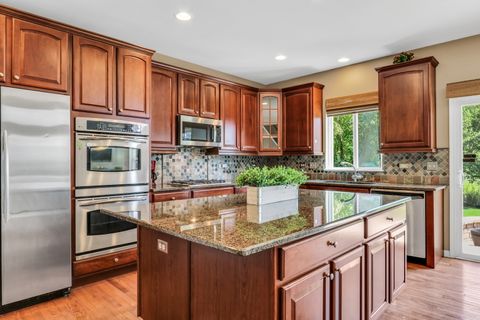 Tiny photo for 1313 Turnberry Lane, Mundelein, IL 60060 (MLS # 12428559)