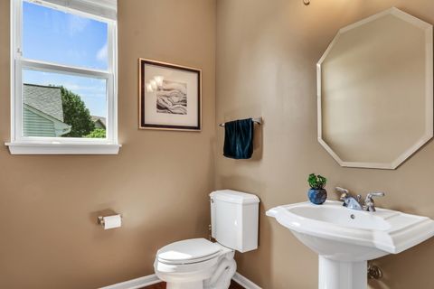 Tiny photo for 1313 Turnberry Lane, Mundelein, IL 60060 (MLS # 12428559)