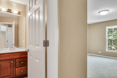 Tiny photo for 1313 Turnberry Lane, Mundelein, IL 60060 (MLS # 12428559)