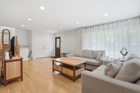 Tiny photo for 212 E Monterey Avenue, Schaumburg, IL 60193 (MLS # 12600390)