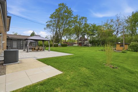 Tiny photo for 212 E Monterey Avenue, Schaumburg, IL 60193 (MLS # 12600390)