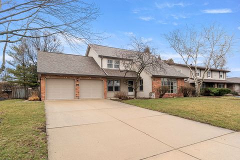 Tiny photo for 302 Meadow Drive, Shorewood, IL 60404 (MLS # 12585694)