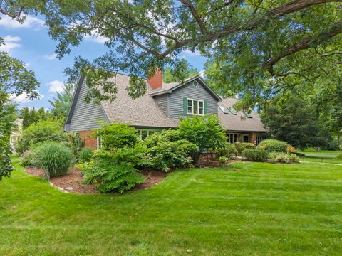 Tiny photo for 27W118 Cove Lane, Warrenville, IL 60555 (MLS # 12713454)