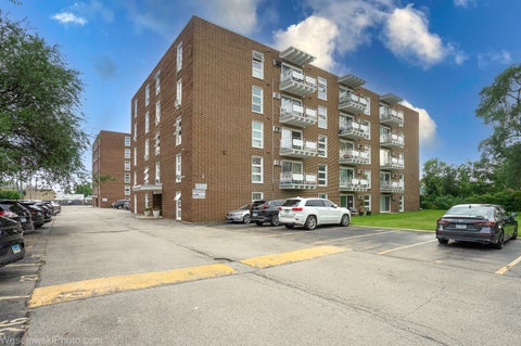 Photo of 7227 W HIGGINS Avenue #503, Chicago, IL 60656 (MLS # 12739796)