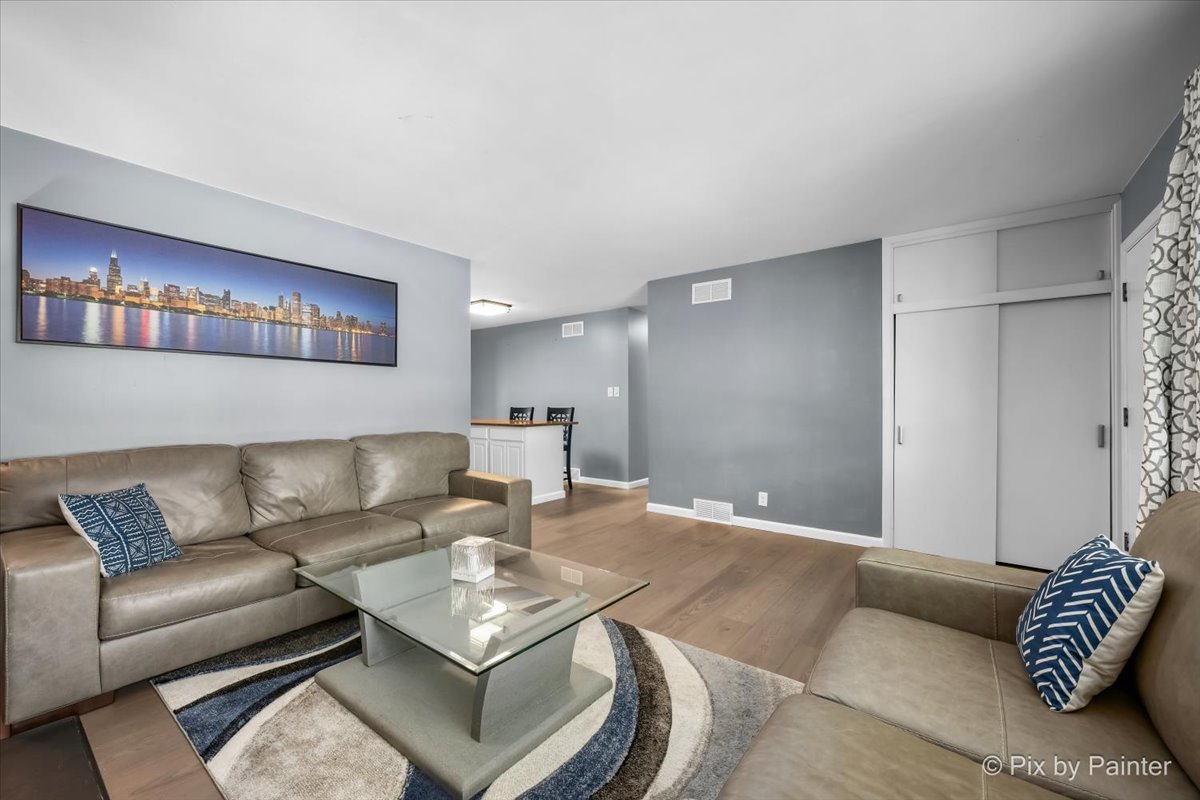 2212 Mayfield Avenue