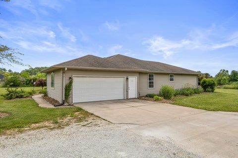 Tiny photo for 2665 Private Access 374 E, Mahomet, IL 61853 (MLS # 12663853)