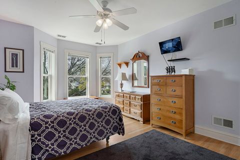 Tiny photo for 518 N Lombard Avenue, Oak Park, IL 60302 (MLS # 12620555)