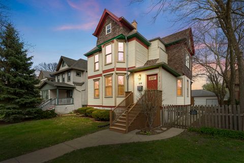 Tiny photo for 518 N Lombard Avenue, Oak Park, IL 60302 (MLS # 12620555)