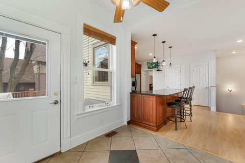 Tiny photo for 518 N Lombard Avenue, Oak Park, IL 60302 (MLS # 12620555)