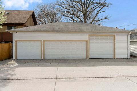 Tiny photo for 518 N Lombard Avenue, Oak Park, IL 60302 (MLS # 12620555)
