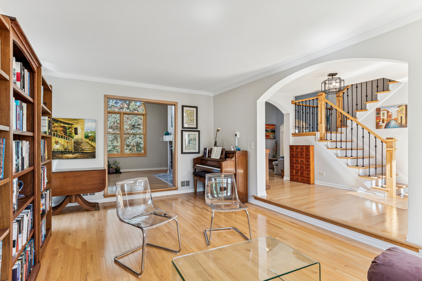 941 E Rosewood Avenue