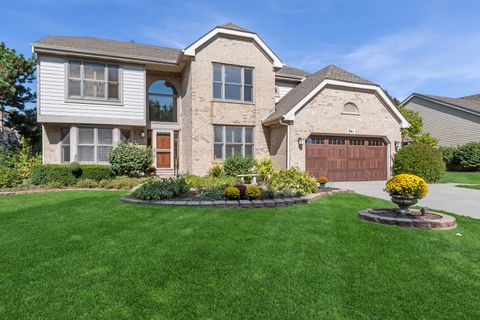 Photo of 941 E Rosewood Avenue, Naperville, IL 60563 (MLS # 12437312)