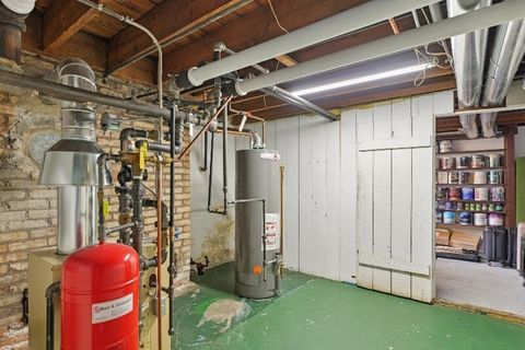 Tiny photo for 711 Clinton Avenue, Oak Park, IL 60304 (MLS # 12590224)