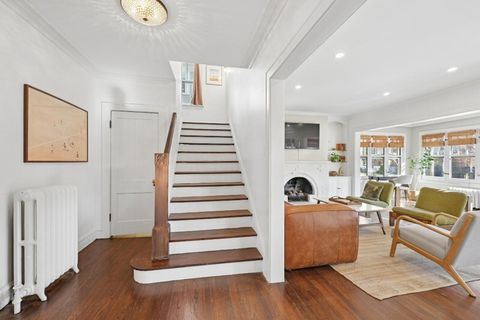 Tiny photo for 711 Clinton Avenue, Oak Park, IL 60304 (MLS # 12590224)