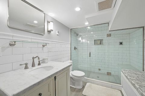 Tiny photo for 711 Clinton Avenue, Oak Park, IL 60304 (MLS # 12590224)