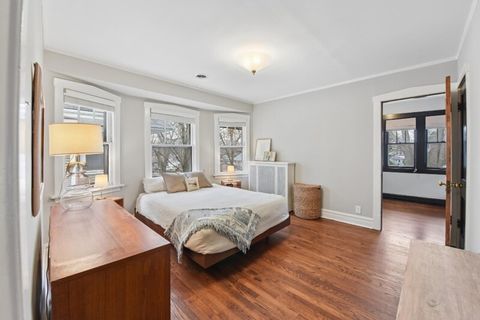 Tiny photo for 711 Clinton Avenue, Oak Park, IL 60304 (MLS # 12590224)