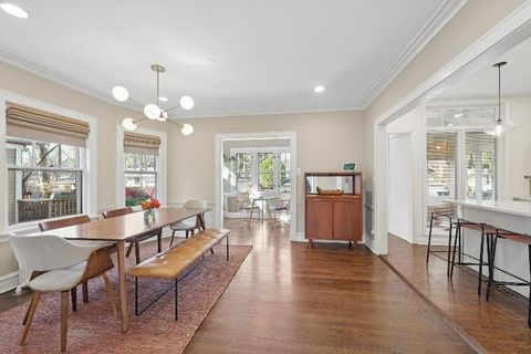 Tiny photo for 711 Clinton Avenue, Oak Park, IL 60304 (MLS # 12590224)