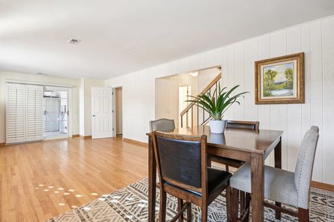 Tiny photo for 108 Croftwood Court, Rolling Meadows, IL 60008 (MLS # 12545825)