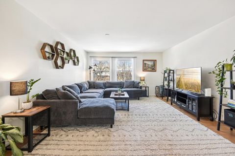 Tiny photo for 108 Croftwood Court, Rolling Meadows, IL 60008 (MLS # 12545825)