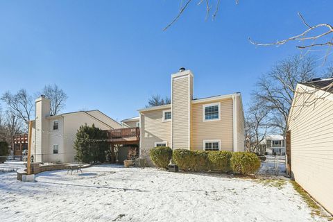 Tiny photo for 108 Croftwood Court, Rolling Meadows, IL 60008 (MLS # 12545825)