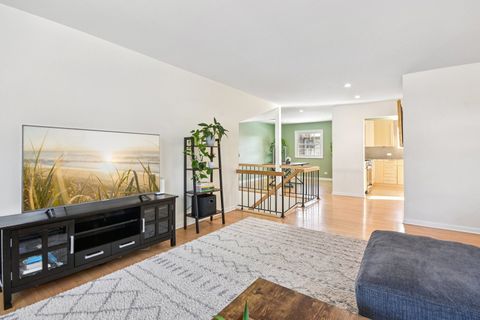 Tiny photo for 108 Croftwood Court, Rolling Meadows, IL 60008 (MLS # 12545825)