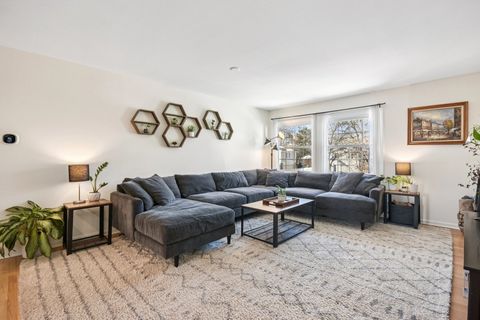 Tiny photo for 108 Croftwood Court, Rolling Meadows, IL 60008 (MLS # 12545825)