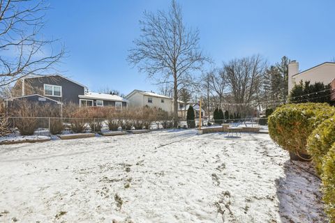 Tiny photo for 108 Croftwood Court, Rolling Meadows, IL 60008 (MLS # 12545825)