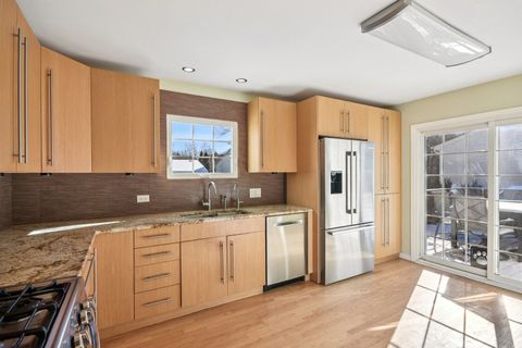 Tiny photo for 108 Croftwood Court, Rolling Meadows, IL 60008 (MLS # 12545825)