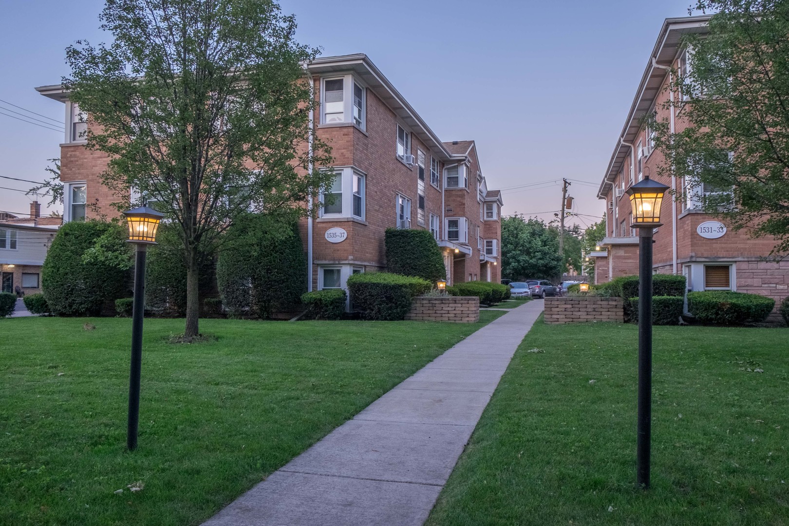 1537 William Street 1E