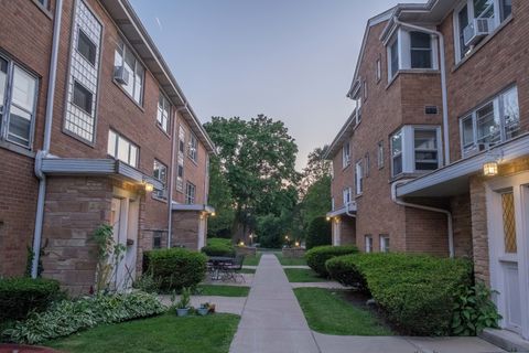 Tiny photo for 1537 William Street #1E, River Forest, IL 60305 (MLS # 12582535)