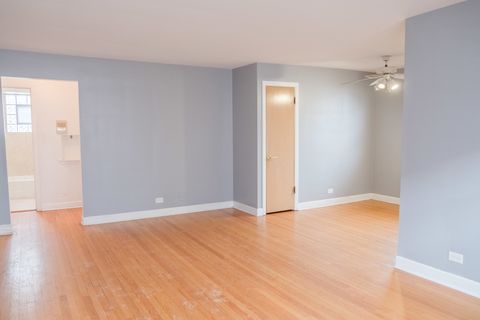 Tiny photo for 1537 William Street #1E, River Forest, IL 60305 (MLS # 12582535)