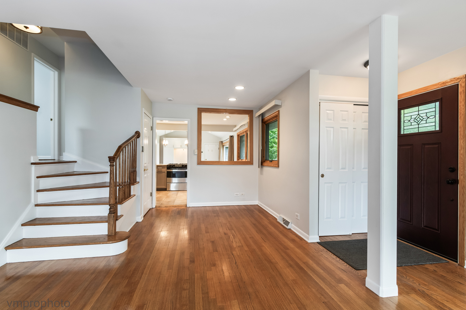 1418 W Saint James Place