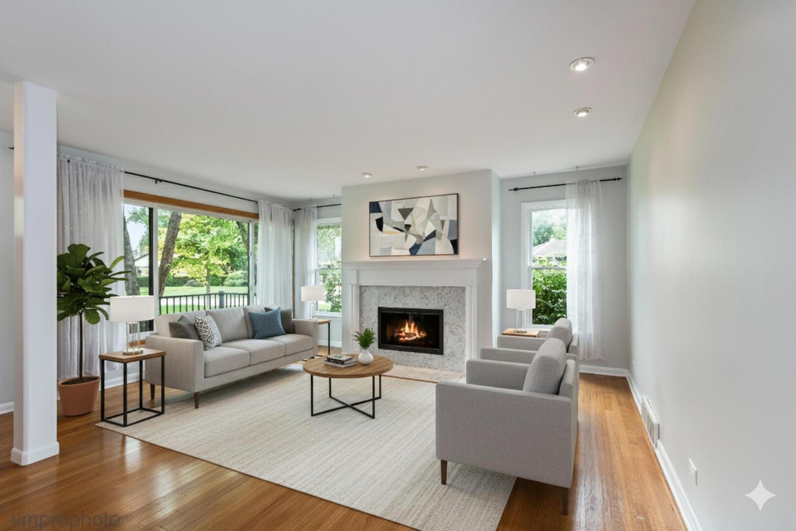 1418 W Saint James Place