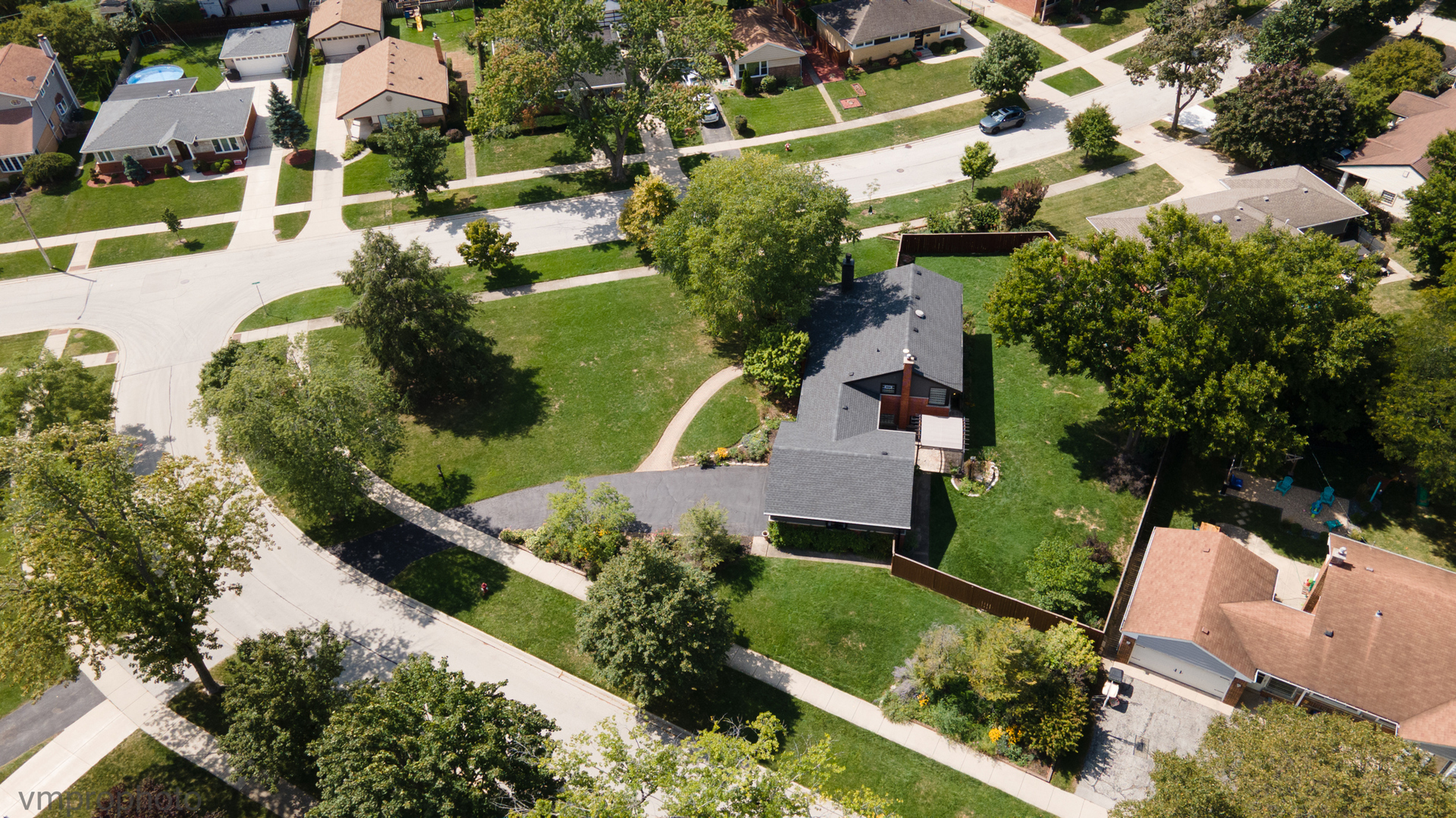1418 W Saint James Place