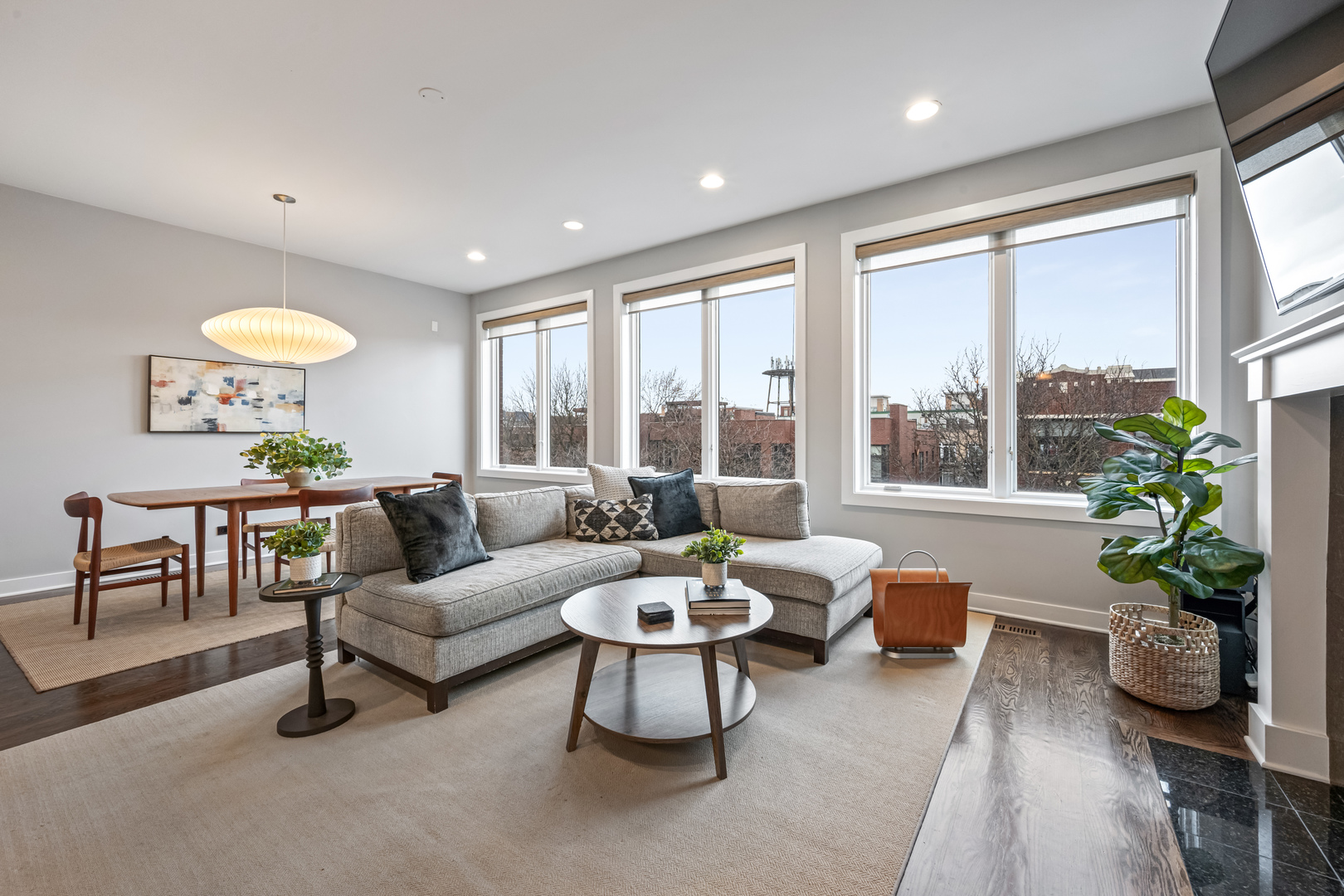 2305 W Wabansia Avenue 4