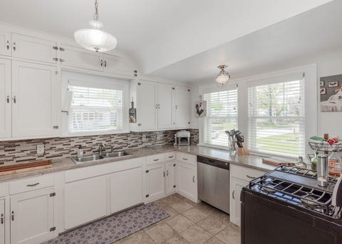 Tiny photo for 2544 23rd Avenue A Avenue, Moline, IL 61265 (MLS # 12670811)