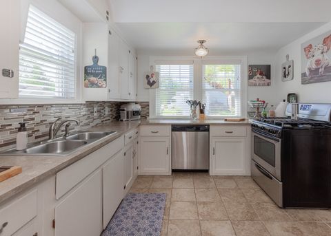Tiny photo for 2544 23rd Avenue A Avenue, Moline, IL 61265 (MLS # 12670811)