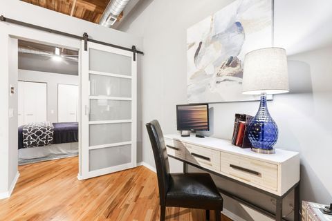 Tiny photo for 226 N CLINTON Street #510, Chicago, IL 60661 (MLS # 12492665)