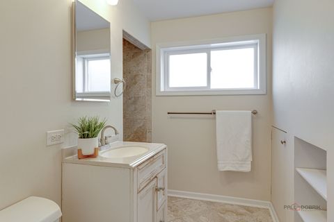 Tiny photo for 8532 N Oleander Avenue, Niles, IL 60714 (MLS # 12572940)