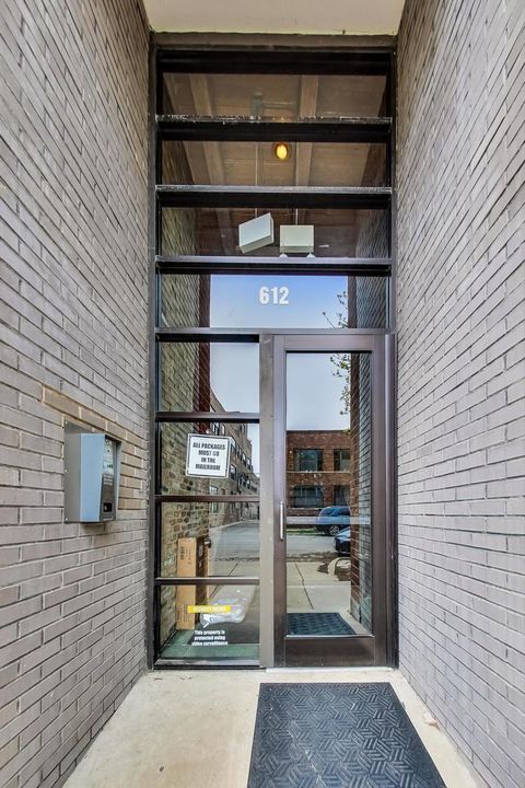 Tiny photo for 612 N Oakley Boulevard #108, Chicago, IL 60612 (MLS # 12500046)